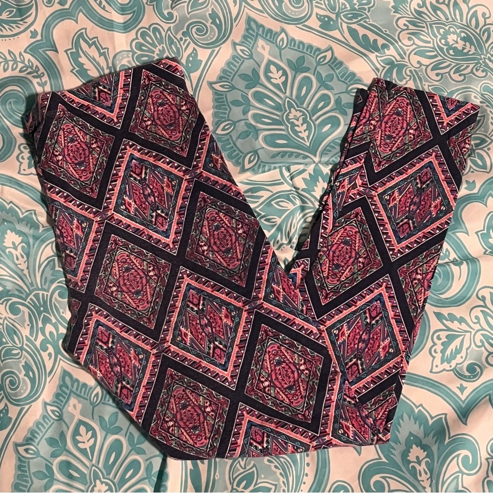 Geometric Patterned Leggings